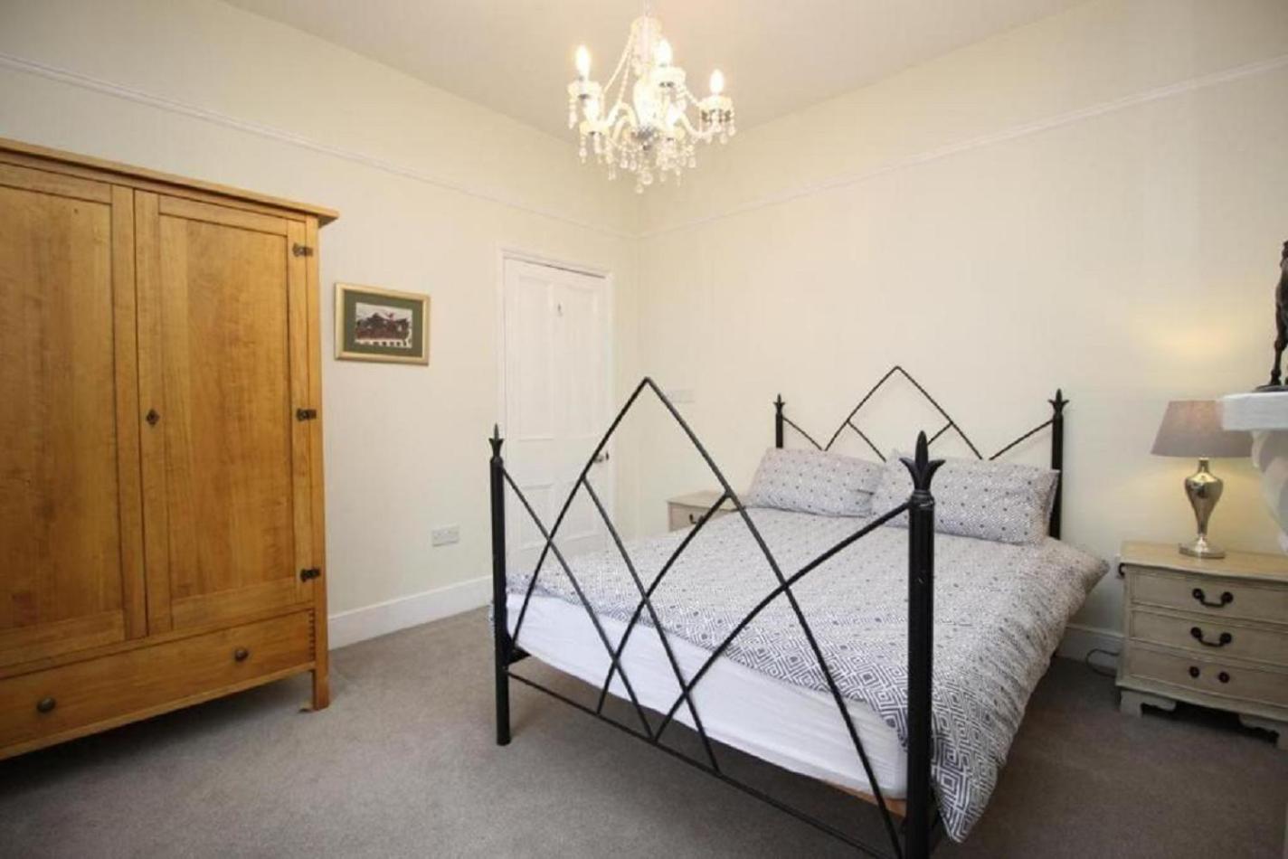 צ'לטנהם Orwell Villa Elegant Period 5 Bed Close To Town Sleeps 15 מראה חיצוני תמונה